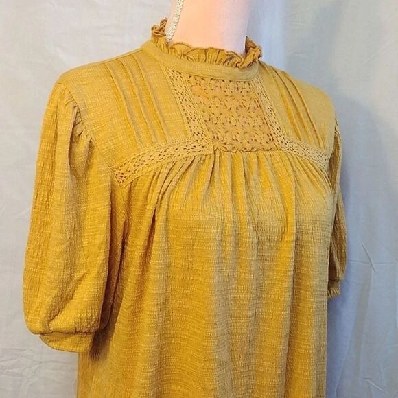 Cable & Gauge Mustard Yellow Textured Crochet Keyhole Blouse LP NWT - Picture 7 of 16